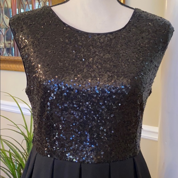 Pretty Little Black Dress! Sequined Top - Picture 2 of 4